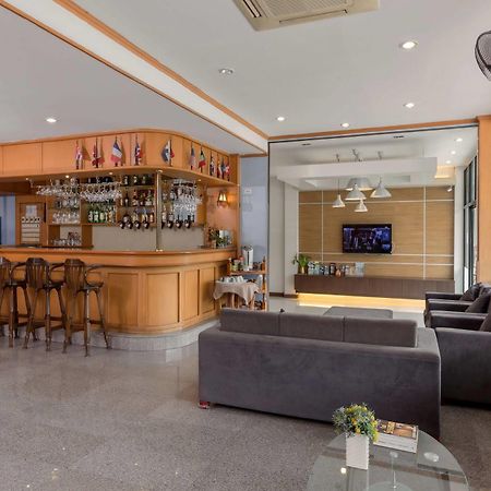 Seven Oaks Inn Haat Jomtien Eksteriør bilde