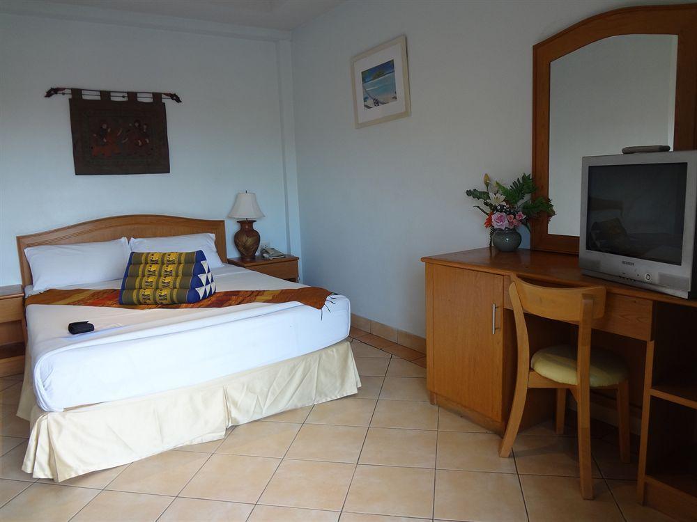 Seven Oaks Inn Haat Jomtien Eksteriør bilde
