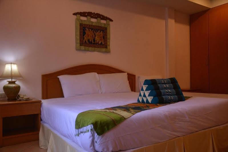 Seven Oaks Inn Haat Jomtien Eksteriør bilde